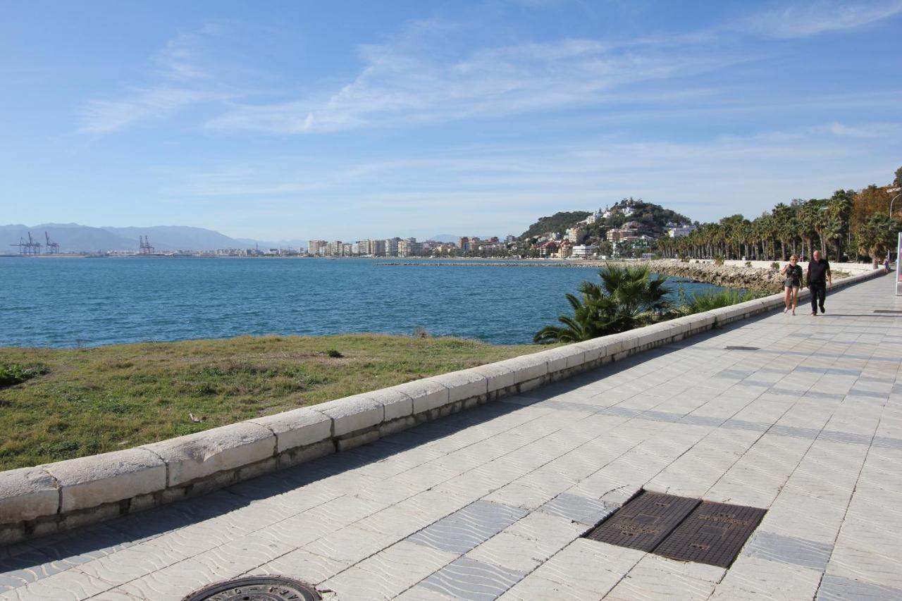 Apartamento Frente Al Mar Malaga Bagian luar foto